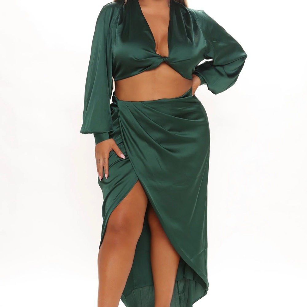 Emerald satin skirt set